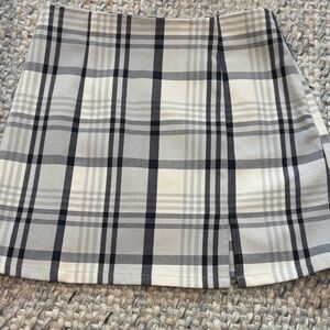 Forever 21 Black and Cream Plaid Mini Skirt